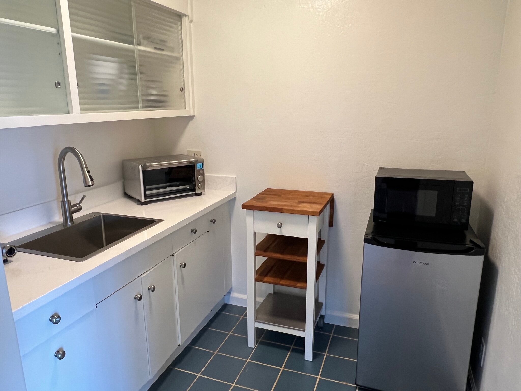 Kitchenette with full amenities - 490 El Granada Blvd