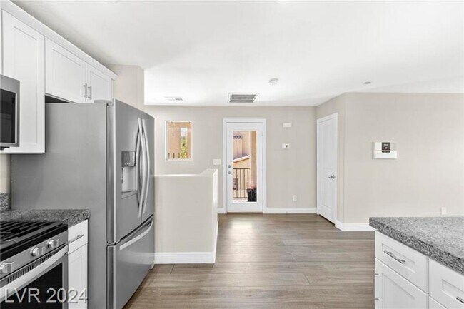 Building Photo - Completely Upgraded 3BD/2.5BA Home in Centennial Hills | Available 8/1