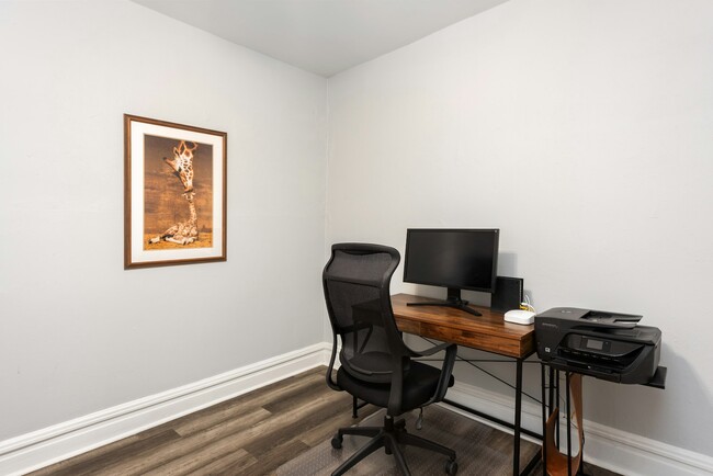 Building Photo - 4055-4057 Hartford Street, Unit 4057