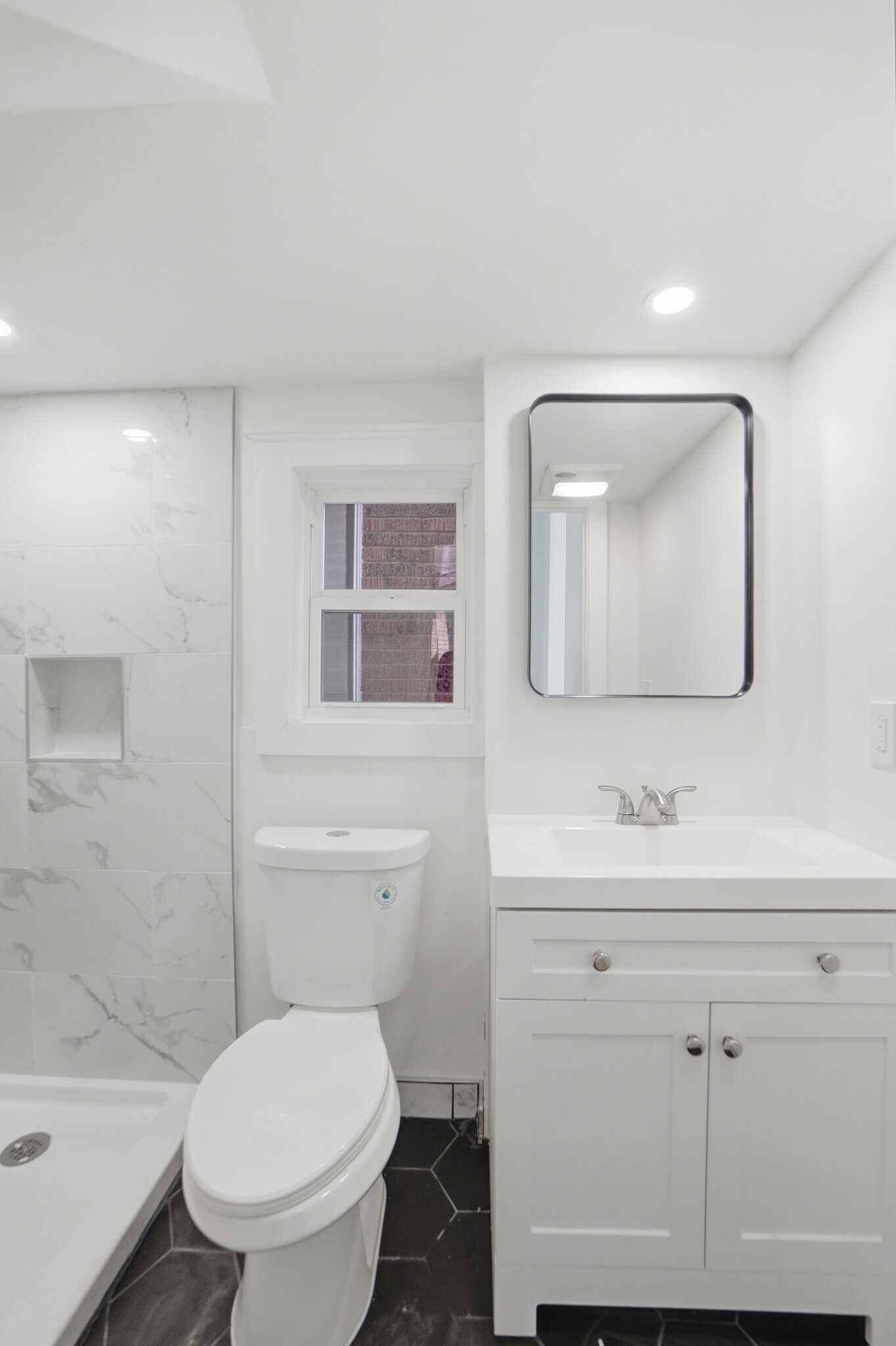 Building Photo - 2210 Eureka Ter