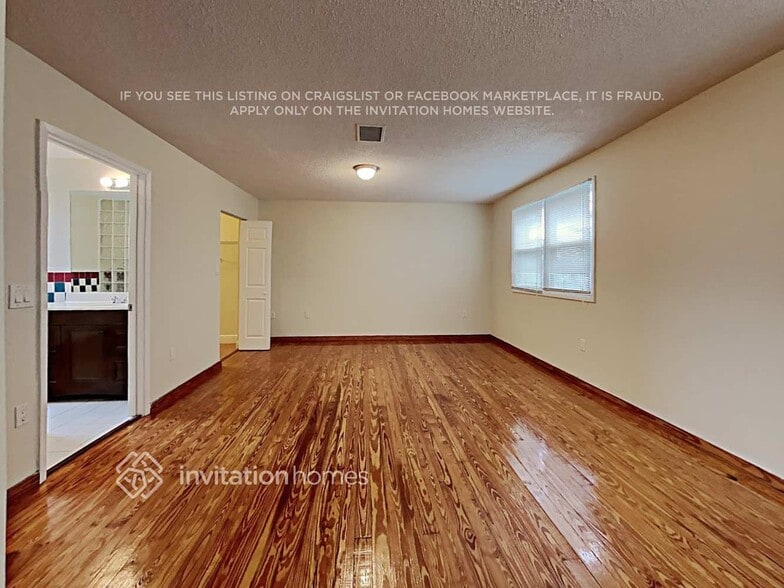 Building Photo - 9853 SW 221st St Rd