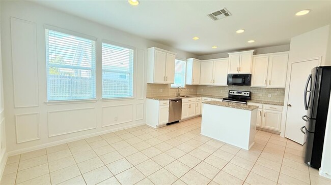 Building Photo - 233 Quemado Dr