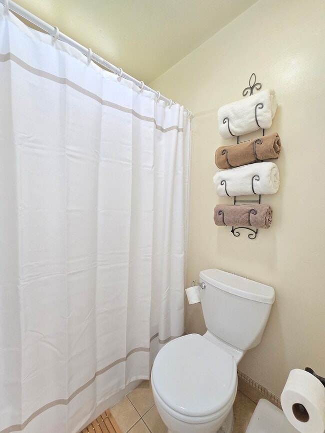 Building Photo - House for rent  | 3 Bedrooms | 2 Bathrooms...
