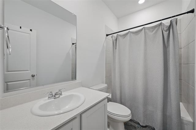 Building Photo - 132 Wyndemere Ln