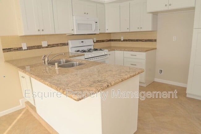 Building Photo - 23B LEMON DR.