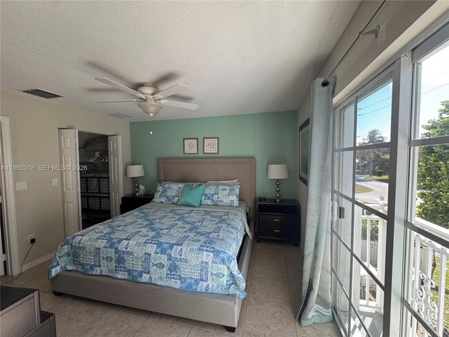 Building Photo - 2333 SE 5th St