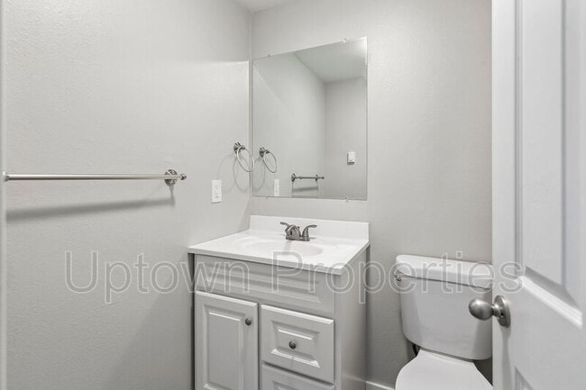 Building Photo - 5660 SW 180th Ave