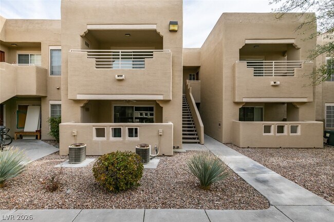 Building Photo - 1909 Villa Palms Ct