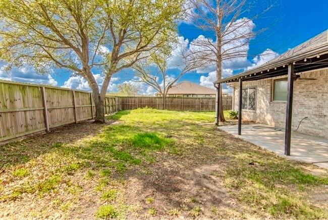 Building Photo - 13570 Miller Ln