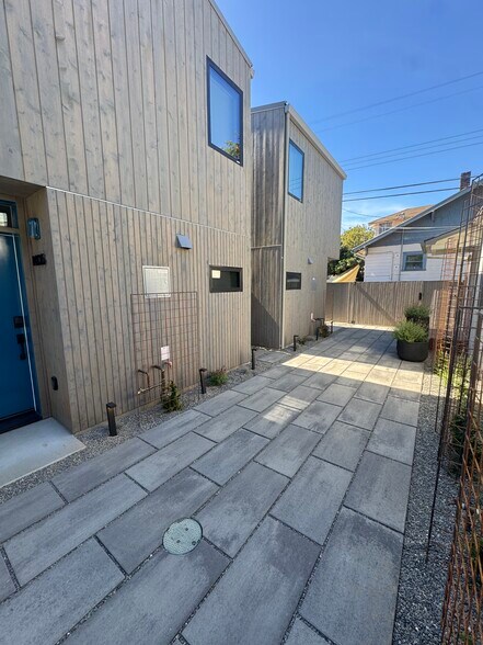Building Photo - 1405 Tomato Aly