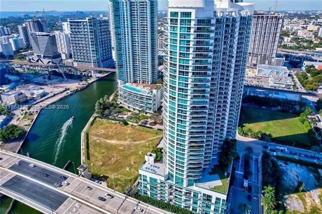 Building Photo - 350 S Miami Ave