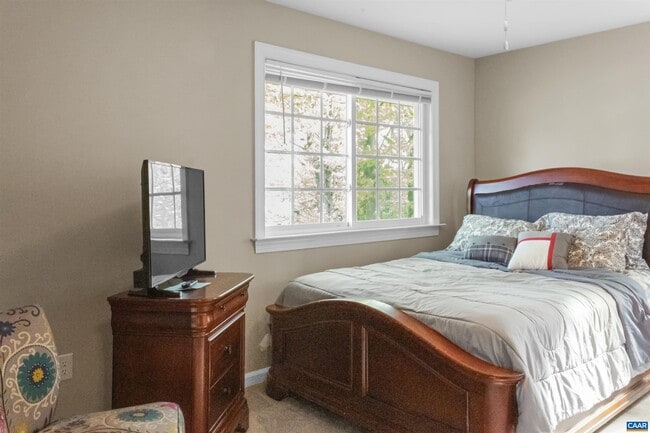 Building Photo - 118 Woodlake Dr