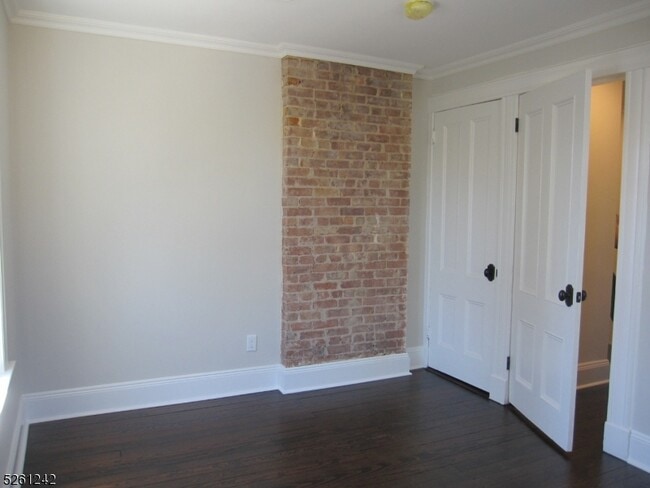 Building Photo - 29 Midland Ave