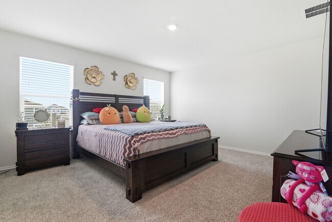 Building Photo - New 4-bed 3-bath home available near Lackland AFB! Move in Now!