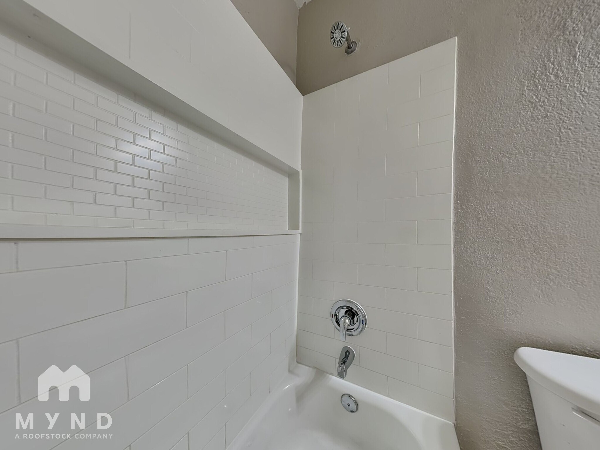 Building Photo - 1122 Buckingham Dr