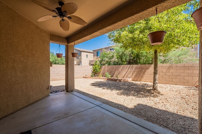 Building Photo - Pending/ Rented - Bright, Spacious Riversi...