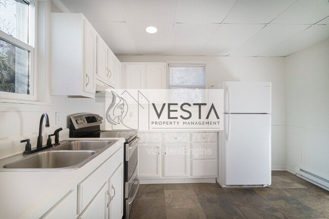 Building Photo - 130 Reems Creek Rd