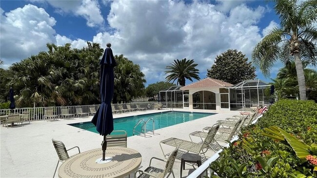 Building Photo - 9610 Club S Cir
