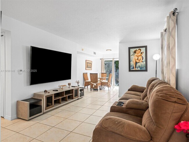 Building Photo - 1240 SE 31st Ct