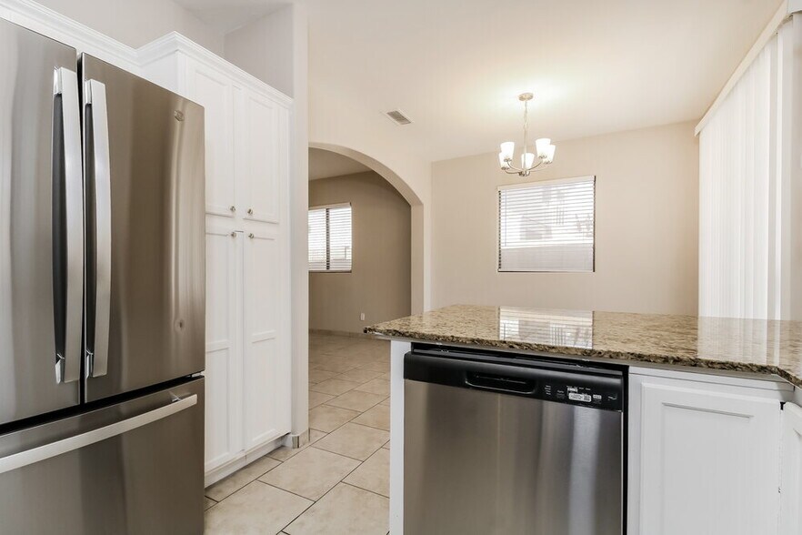 Building Photo - 16812 W Windermere Way