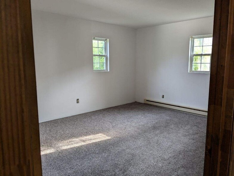 106E - Bedroom - 106 Park St