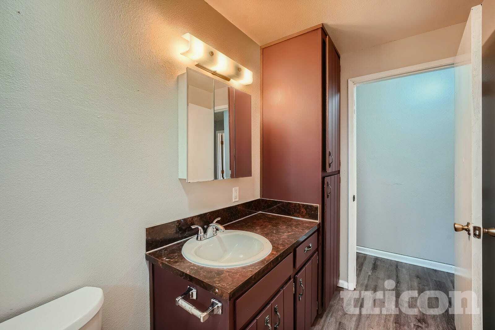 Building Photo - 2914 Forest Rim Ct S