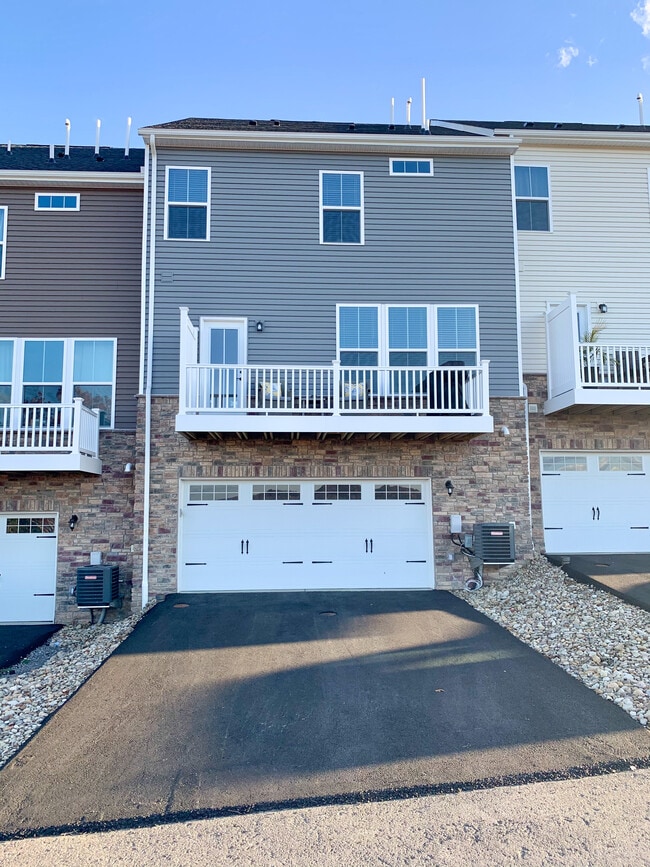 Building Photo - 148 Moyer Hill Dr