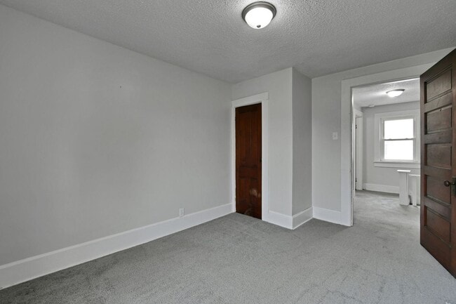 Building Photo - 5 Cottage St