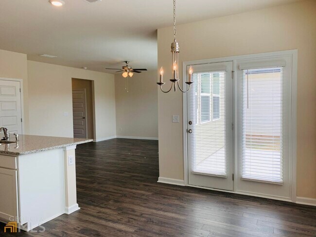 Building Photo - 49 Lauritsen Way