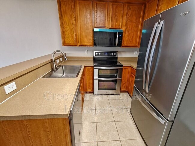 Building Photo - 1500 Calming Water Dr