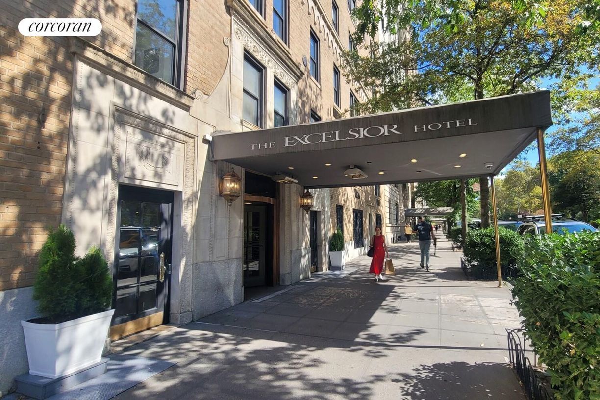 Building Photo - 45 W 81st St