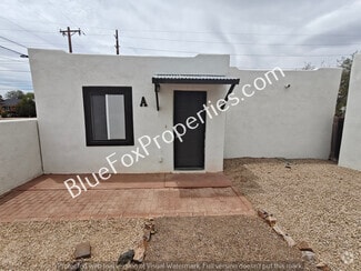 Building Photo - 3401 E Bermuda St