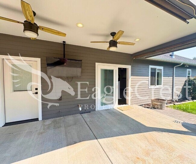 Building Photo - Contemporary Home With A Covered Patio & Quartz Countertops