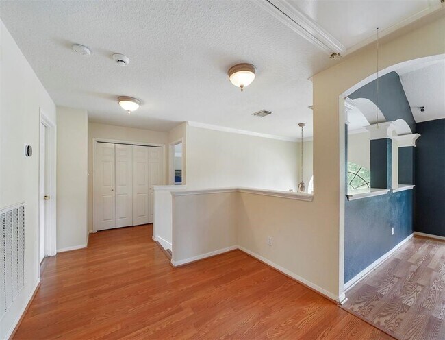 Building Photo - 25719 Bearborough Dr