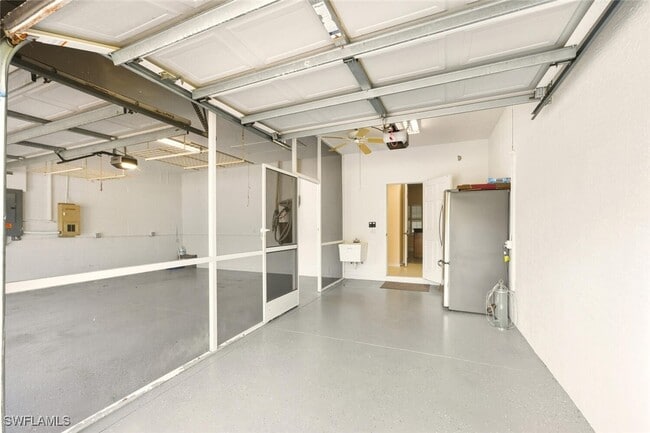 Building Photo - 366 Burnt Pine Dr