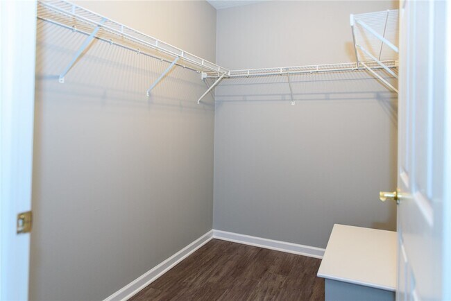 Building Photo - 1408 Hill Park Ct