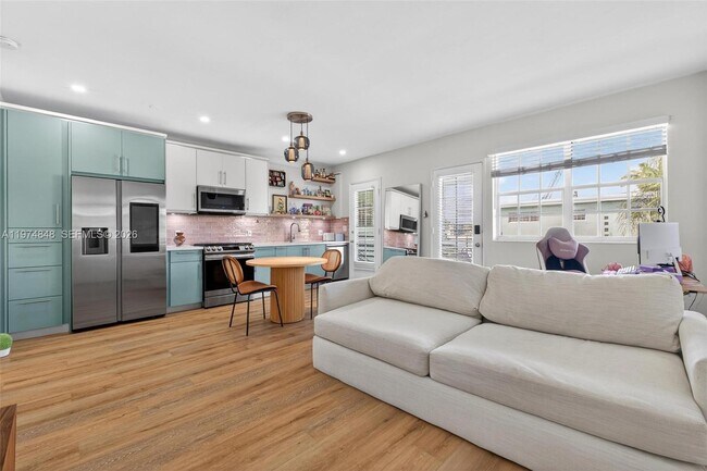 Building Photo - 8600 Byron Ave