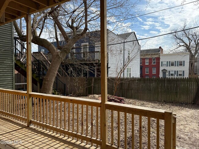 Building Photo - 346 Madison Ave