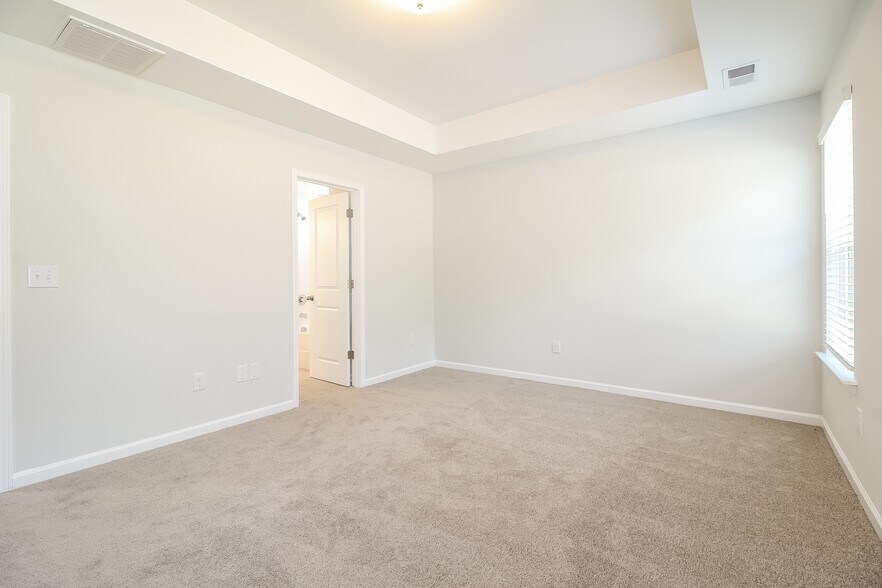 Building Photo - 313 Woodgate Wy