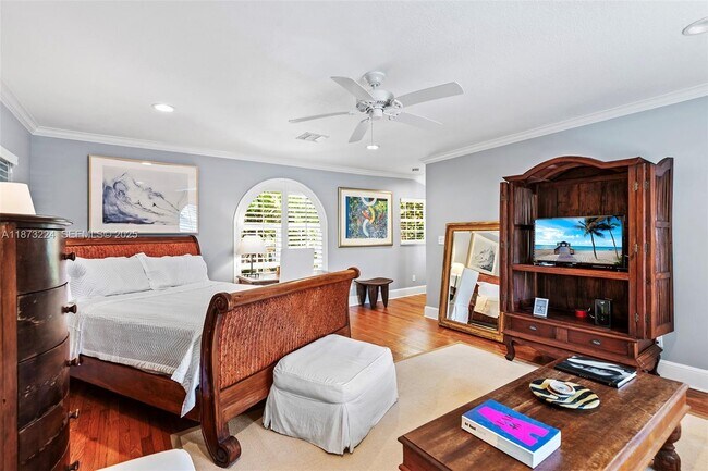 Building Photo - 814 W Dilido Dr