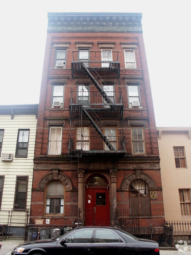Primary Photo - 332 E 151st St