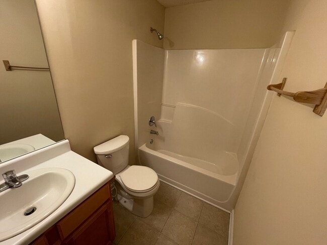 Building Photo - BRIDGEWATER HOME! PRE-LEASING FOR AUGUST 1 2026!