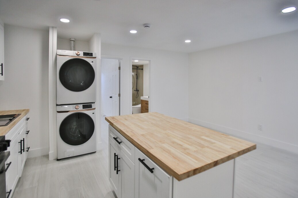 Building Photo - 17165 Pacific Coast Hwy