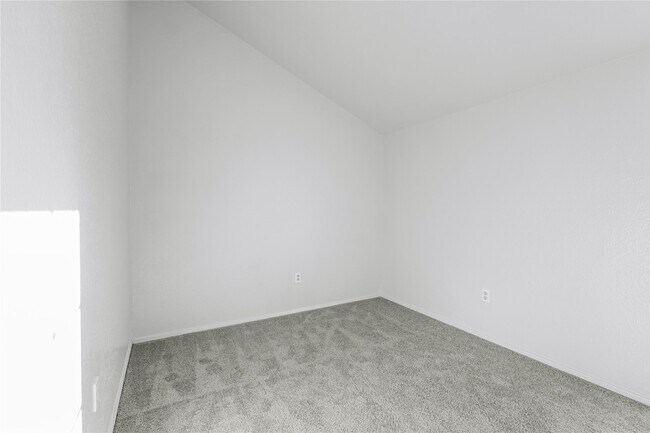 Building Photo - 8703 Victorian Village Dr