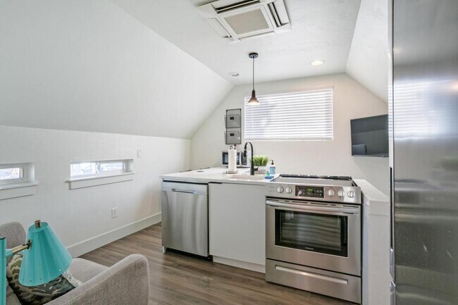 Building Photo - 3044 N Speer Blvd