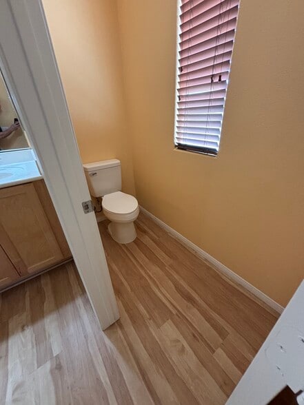 master bathroom - 11372 Colinward Ave
