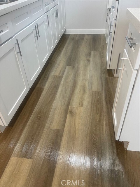 Building Photo - 1526 W 101st St