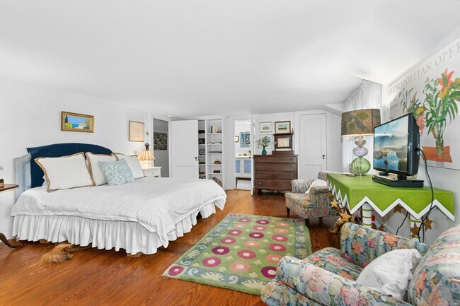 Building Photo - 561 Middlesex Rd