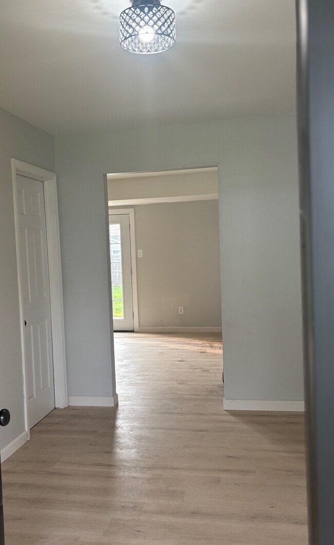 Building Photo - 4 Whitehaven Dr