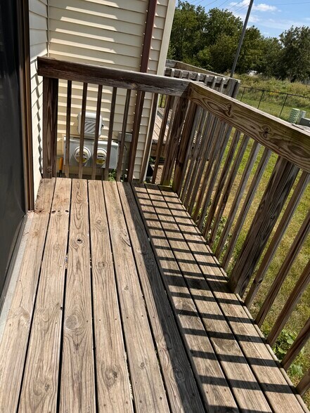 Building Photo - 700 N Adelaide St